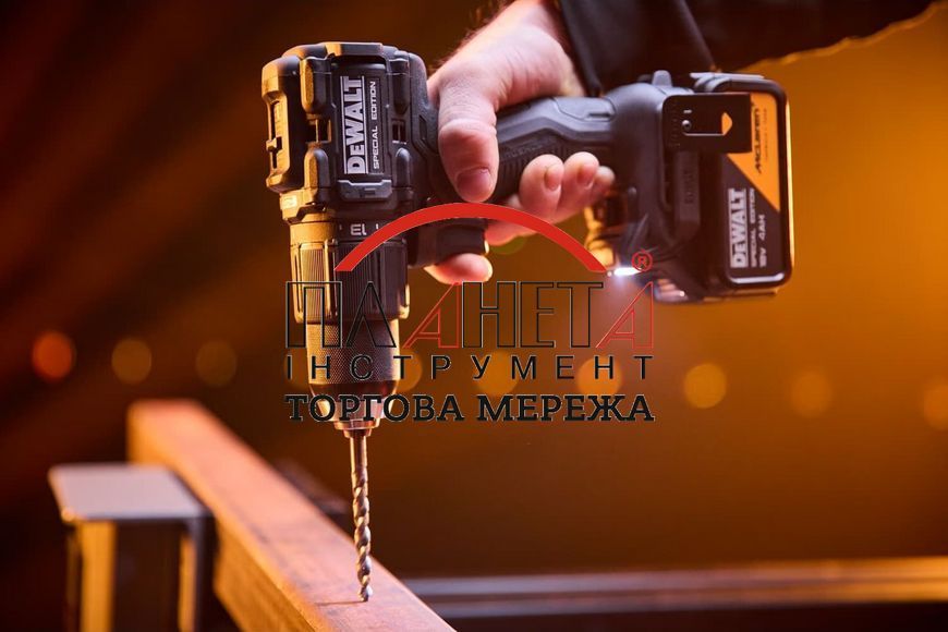Набір з двох інструментів акумуляторних безщіткових McLaren F1 TEAM SPECIAL EDITION DeWALT DCK2222MM2T DCK2222MM2T фото