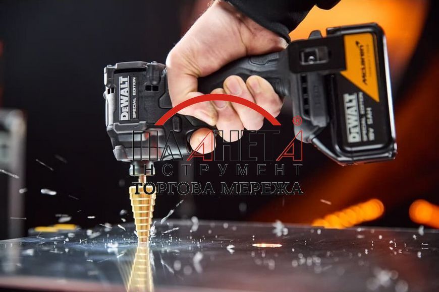 Набір з двох інструментів акумуляторних безщіткових McLaren F1 TEAM SPECIAL EDITION DeWALT DCK2224MP2T DCK2224MP2T фото
