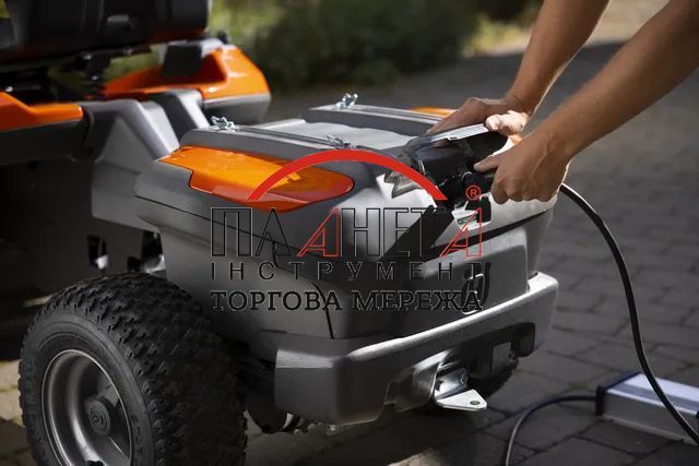 Райдер акумуляторний Husqvarna R 200iX (9706499-01) 9706499-01 фото