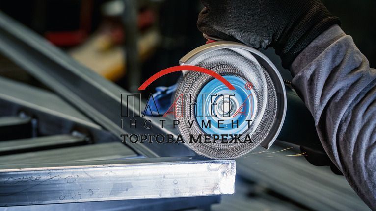 Дискова кільцева щітка PRO Stainless Steel clean, 115х0,3мм, з різьбою M14, INOX, витий сталевий дріт Bosch Professional (2608622107) 2608622107 фото