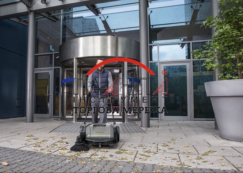 Підмітальна машина KARCHER KM 70/20 C 1.517-106.0 фото