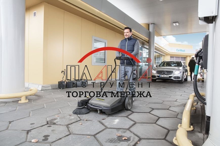 Підмітальна машина KARCHER KM 70/20 C 1.517-106.0 фото