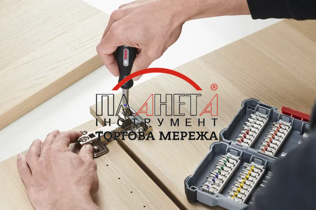 Набір 18V-SET акумуляторний комбінований Bosch Professional, складається з шурупокрута GSR 18V-45, перфоратора GBH 18V-22, набора АС 45 штук біт,  трьох штук SDS-plus свердл &Oslash; 6,8,10x115mm, двох акб GBA 4.0Ah, зарядного GAL 18V-40, сумка для інструментів  0615V0003D фото