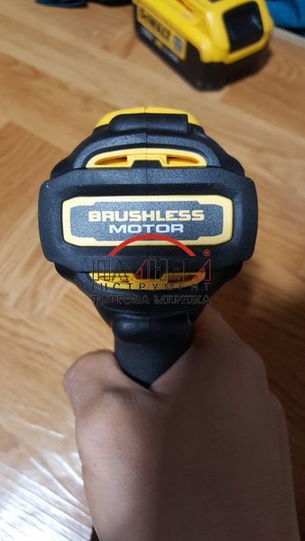 Набір із двох акумуляторних безщіткових інструментів DeWALT DCK2061D2T DCK2061D2T фото