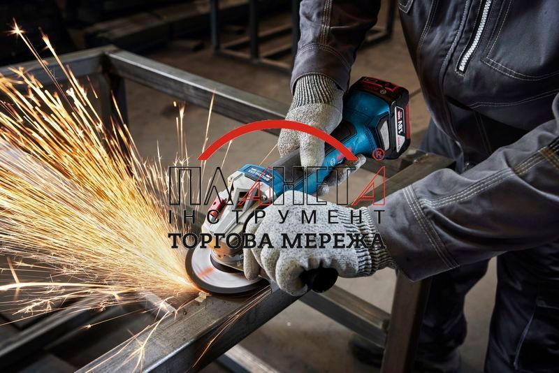 Набір 18V-SET акумуляторний комбінований Bosch Professional, складається з шурупокрута GSR 18V-45, КШМ GWS 18V-8, двох акумуляторів GBA 4,0Ah, зарядного пристрою GAL 18V-40, сумки M-BAG (0615A5007N) 0615A5007N фото