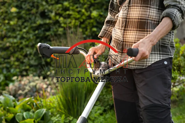 Травокосарка Husqvarna 220iR KIT (АКБ+ЗП) (9707544-02) 9707544-02 фото