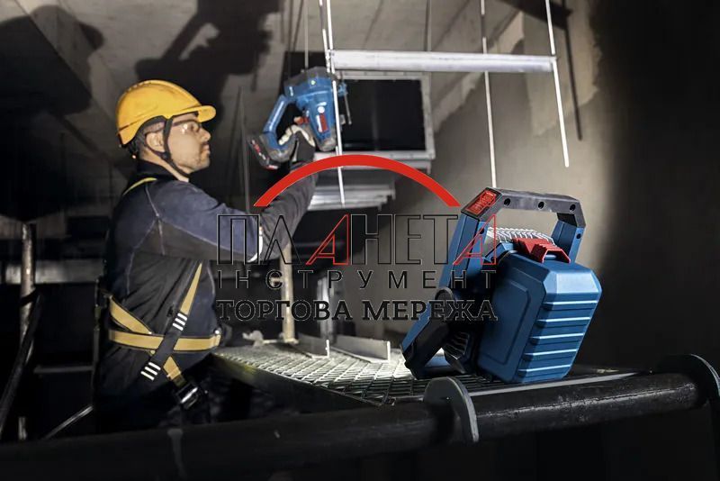 Акумуляторний ліхтарик для будівельного майданчика GLI18V-3000 Bosch Professional (06014A8100) 06014A8100 фото