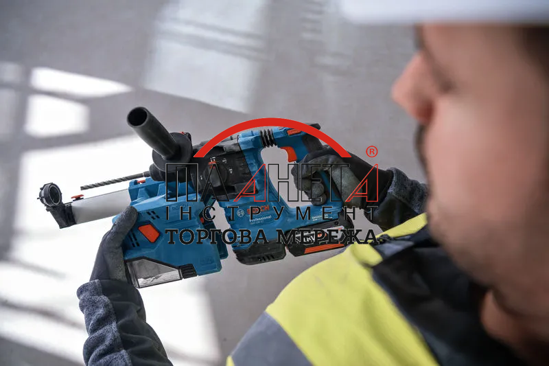 Набір 18V-SET акумуляторний комбінований Bosch Professional, складається з шурупокрута GSR 18V-65, гайковерта GDX 18V-285, перфоратора GBH 18V-22, трьох акб GBA 18V 5,0AH, зарядного GAL 12V-18V-80, сумки M-BAG (0615A50093) 0615A50093 фото